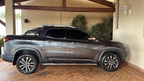 FIAT TORO 2.0 16V TURBO DIESEL RANCH 4WD AT9 FIAT TORO 2.0 16V TURBO DIESEL RANCH 4WD AT9